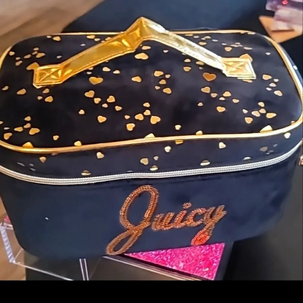 Juicy‎ Couture Gold Logo & Hearts Makeup Carrying Case